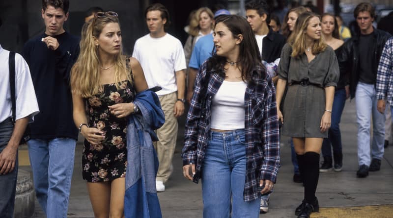 10 Fashion Trends That Will Transport You Back to the '90s