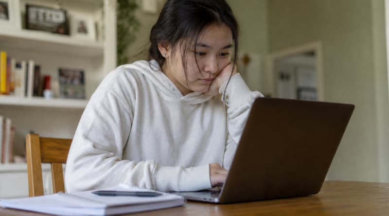 AI Is Now Changing College Admissions, Experts Warn