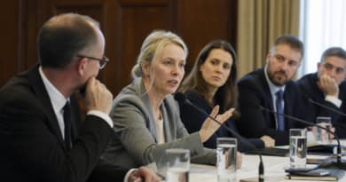 AI Containment Failures Fuel Urgent Calls for Comprehensive Regulation