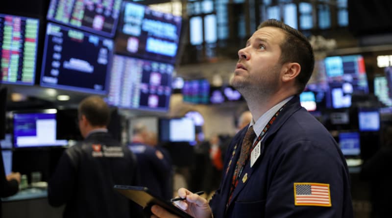 2 Premier AI Stocks Face Up to 63% Downside, Warn Select Wall Street Analysts