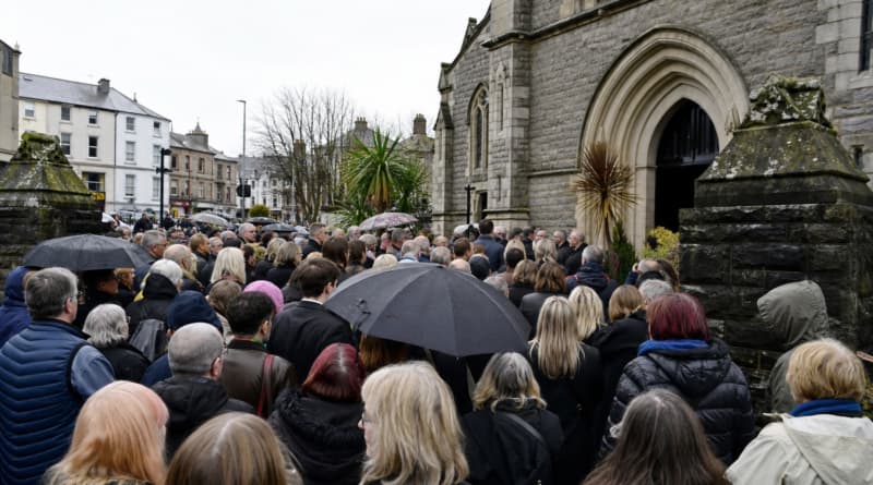 Fans Gather in Swansea as Wales Bids Farewell to Husky-Voiced Icon Bonnie Tyler