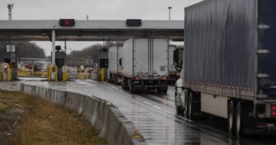 Trump Lashes Out as US-Canada Trade Talks Collapse into Tariff War