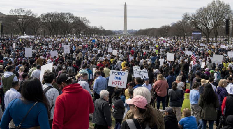 Thousands Flood National Mall for 2026 ‘Defend the Vote’ March in Washington