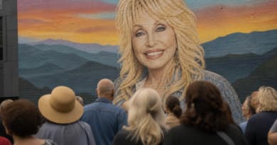 Dolly Parton Built a Better World, One Rhinestone and Song at a Time
