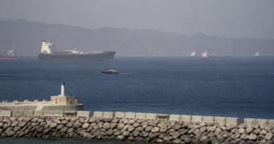 Iran’s Hormuz Chokehold Weakens as Gulf Rivals Build Pipeline Alternatives