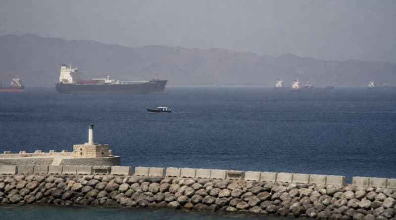 Iran’s Hormuz Chokehold Weakens as Gulf Rivals Build Pipeline Alternatives