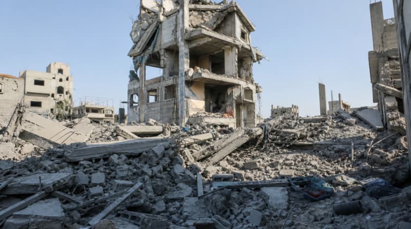Israeli Airstrike Devastates Building in Central Gaza's Zawayda as Conflict Grinds On