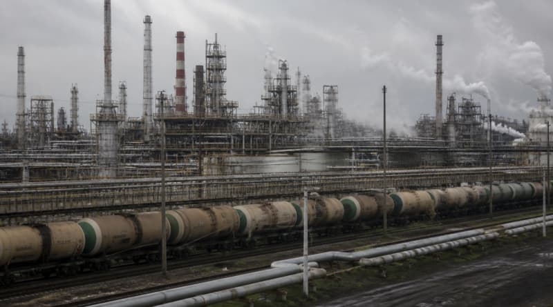 Ukraine’s Drone Blitz Forces Russia to Import Oil in Stunning Role Reversal