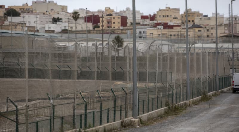 Spain ignored Ceuta warnings before 70,000-strong migrant rush, border unions say