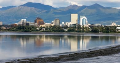 Sullivan and Peltola Advance in Alaska, Setting Up Pivotal Senate Battle for November