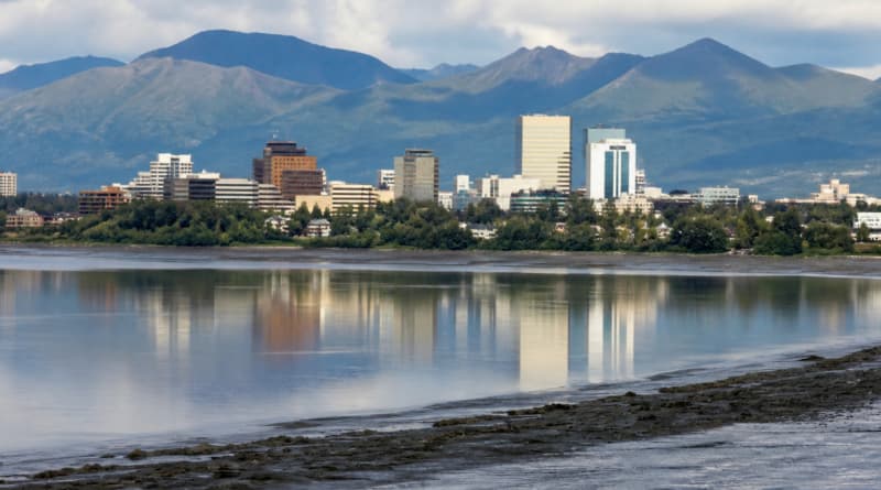 Sullivan and Peltola Advance in Alaska, Setting Up Pivotal Senate Battle for November