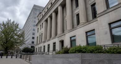 Trump-Linked Crypto Venture Wins Conditional Bank Charter in Unprecedented Move