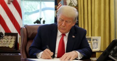 Trump Signs Executive Order Renaming Lake Ontario to Lake America
