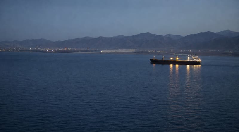 Trump Floats US Territorial Claim Over Strait of Hormuz, Sparking Confusion