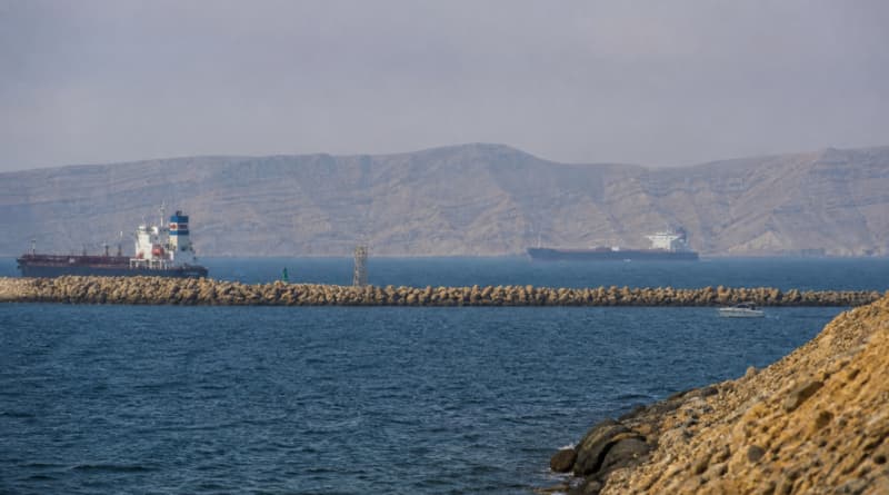 US Forces Strike Iranian Rocket Launchers Near Strait of Hormuz in First Military Action in a Month