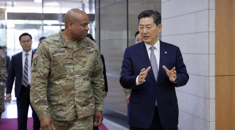 USFK Commander Gen. Brunson Visits Seoul Defense Chief After Trump Orders Joint Drill Reduction