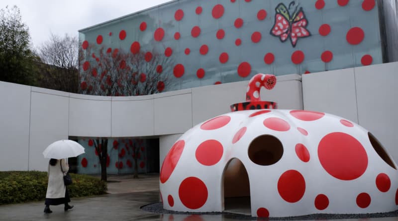 Yayoi Kusama, Visionary Artist of Polka-Dot Worlds, Dies at 97