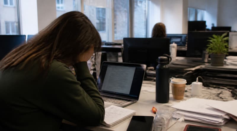 Professor Warns AI's 'Cheap Tricks' Are Undermining Academic Writing and Human Judgment
