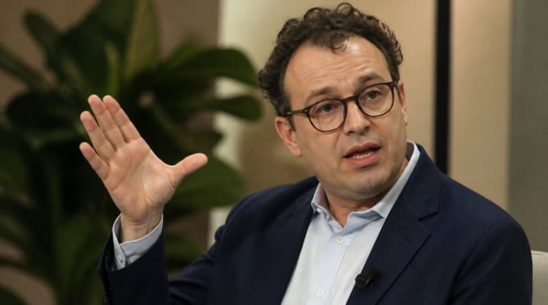 Anthropic CEO seeks immediate slowdown on AI
