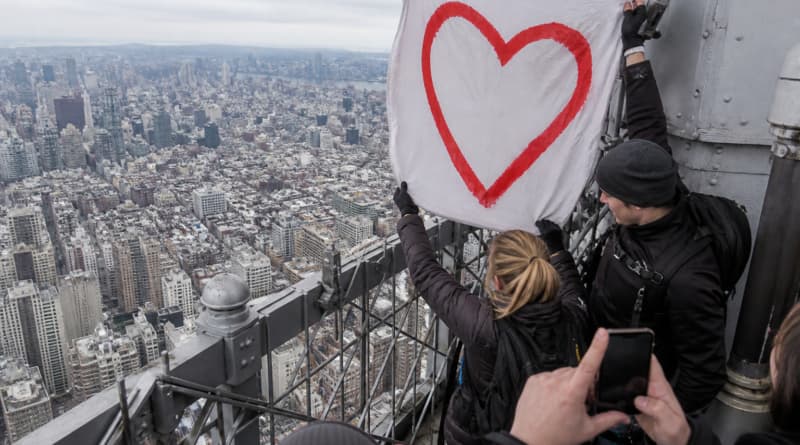 Daredevils Reach Top of Empire State Building Spire, Unfurl Banner Before Apparent Proposal — Now Face Multiple Charges