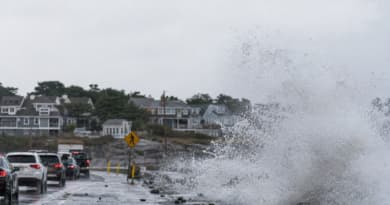 Powerful Storms Slam East Coast, Threatening Labor Day Travel Rush