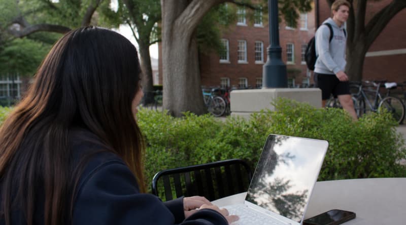 FSU Students Sound Off on AI Music After Tyga’s ‘$TARFACE’ Tanking
