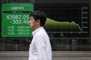 Global Equities Slide as AI-Led Wall Street Selloff Weighs on Sentiment