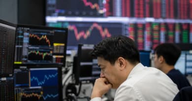 Global Stocks Tumble as Bond Sell-Off Deepens, Spreading Fear Across Markets