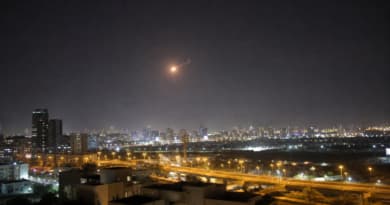 Iran Widens Retaliation: Kuwait Targeted After US Strikes as Gulf Air Defenses Activate