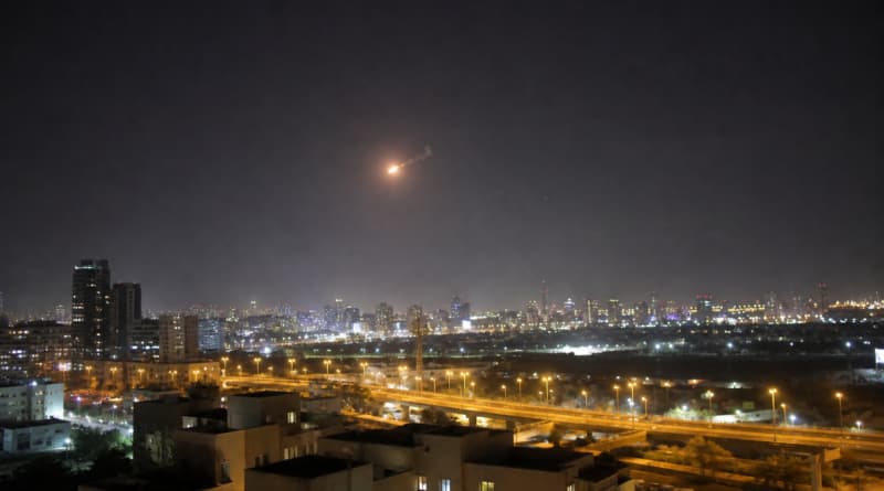Iran Widens Retaliation: Kuwait Targeted After US Strikes as Gulf Air Defenses Activate