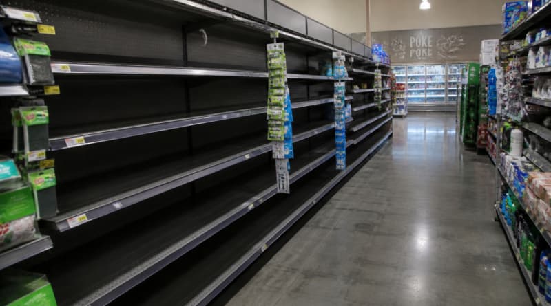 Empty store shelves in Kauai as Hurricane Lowell prompts rush for supplies