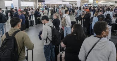 Storms Slam LaGuardia, Delaying Thousands as Labor Day Travel Chaos Erupts