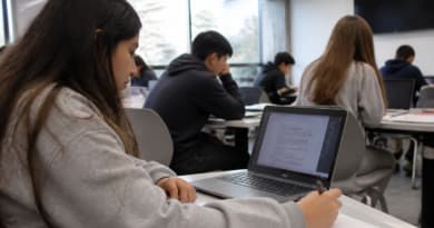 LAUSD Weighs Potential Ban on AI in Classrooms as New Committee Takes Shape