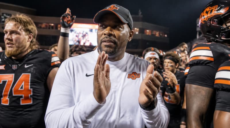 Oklahoma State Stuns No. 6 Oregon in Eric Morris Era Opener
