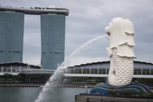 Singapore Ministers, Among World’s Highest Paid, Get First Raise in 15 Years