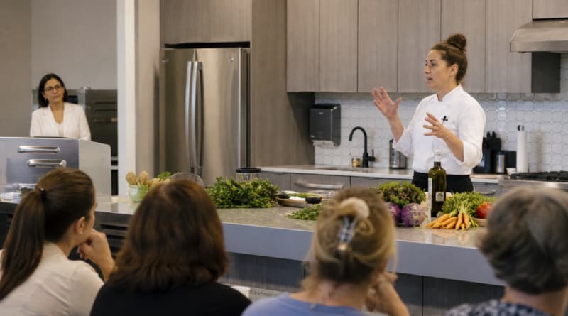 Stony Brook FoodLab Hosts Symposium to Redefine the Plate as a Prescription