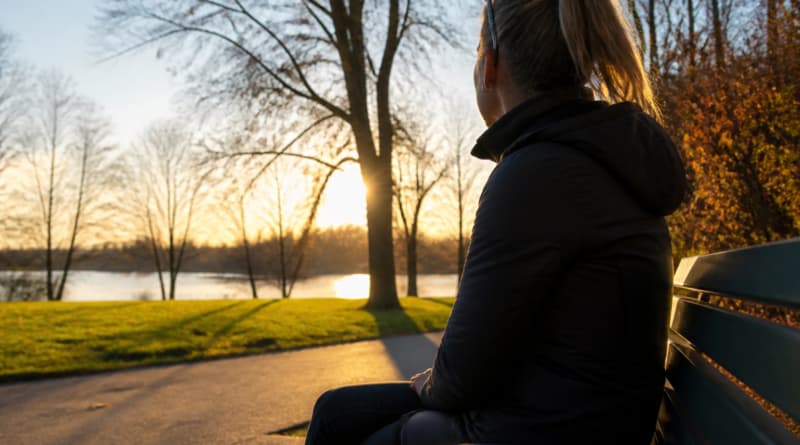 Sunlight May Soothe Inflammation in Early MS While Smoking Fuels It, Study Finds