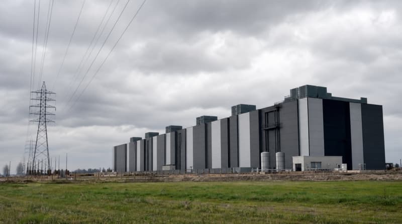 Trump Doubles Down on Data Centers as Energy and Land-Use Backlash Intensifies Before Midterms