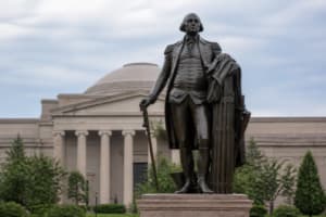 Trump Calls on Smithsonian to Install Colossal George Washington Statue and Exhibit