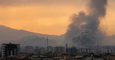 US Launches New Strikes on Iran, Tehran Hits Back in Widening Conflict