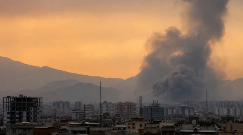 US Launches New Strikes on Iran, Tehran Hits Back in Widening Conflict